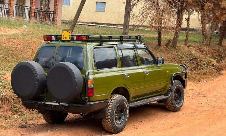 Land Cruiser GX Manual hire in Africa