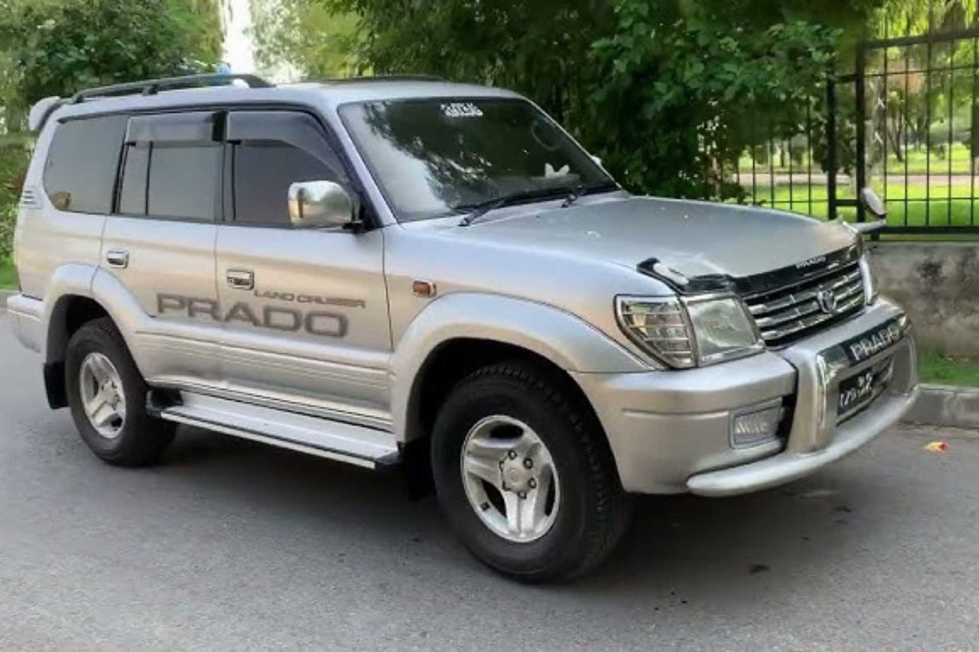 short term land cruiser hire rwanda